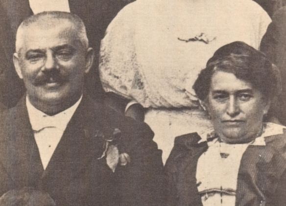 Kafka's_parents_c1913.jpg