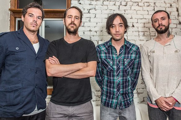 800px-Hoobastank's_lineup_in_2013,_From_left_to_right,_Dan_Estrin,_Chris_Heese,_Doug_Robb,_and_Jesse_Charland