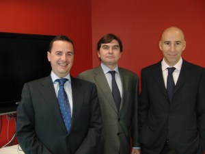 marketing_meeting_lawyers_employment_leadership_people_group_trio-775895